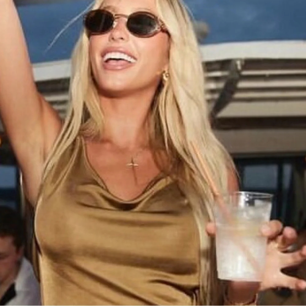 Asta resort chloe dress in gold size Medium! Seen on alix Earle - Picture 4 of 12